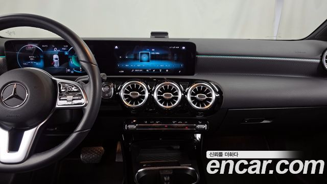 Mercedes-Benz A-Class 2021 — photo 20