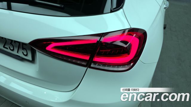 Mercedes-Benz A-Class 2021 — photo 9