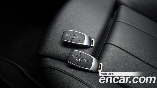 Mercedes-Benz A-Class 2021 — photo 16