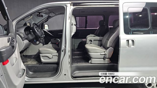 Hyundai Starex 2015 — photo 10
