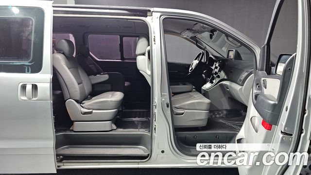 Hyundai Starex 2015 — photo 11