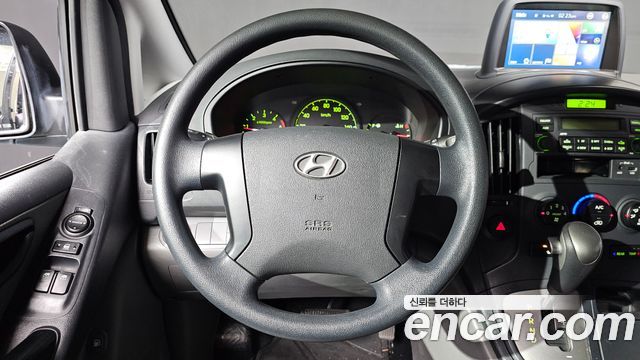 Hyundai Starex 2015 — photo 13