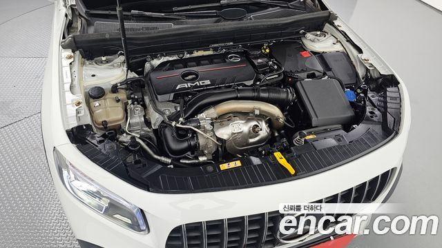 Mercedes-Benz GLB-Class 2022 — photo 6