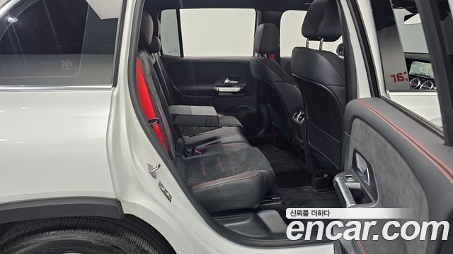 Mercedes-Benz GLB-Class 2022 — photo 17