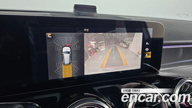 Mercedes-Benz GLB-Class 2022 — photo 20