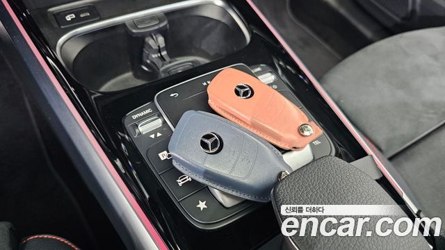 Mercedes-Benz GLB-Class 2022 — photo 21