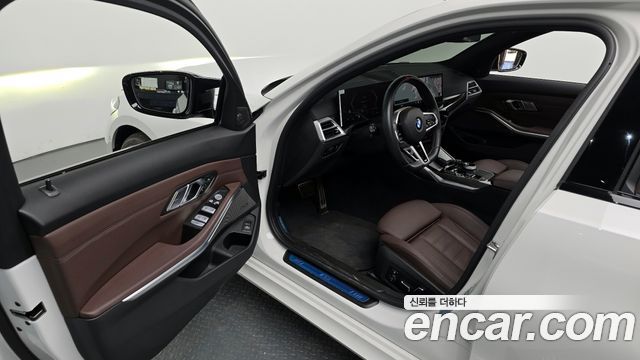 BMW 3-Series 2025 — photo 10