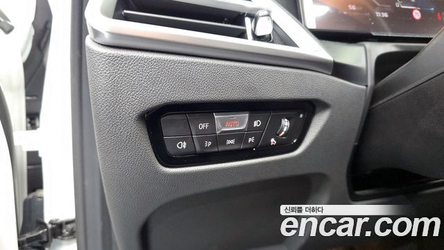 BMW 3-Series 2025 — photo 18