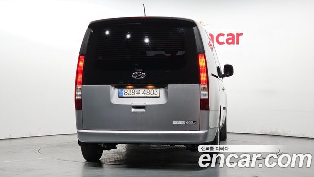 Hyundai Staria 2023 — photo 4