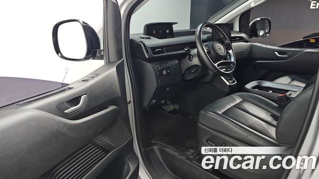 Hyundai Staria 2023 — photo 11