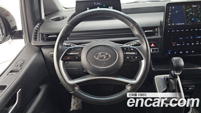 Hyundai Staria 2023 — photo 13