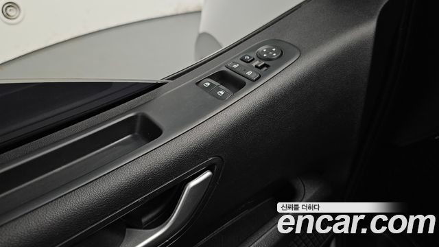 Hyundai Staria 2023 — photo 17