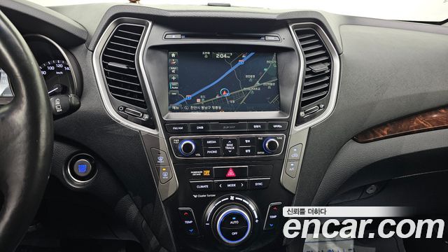 Hyundai Santafe 2016 — photo 16
