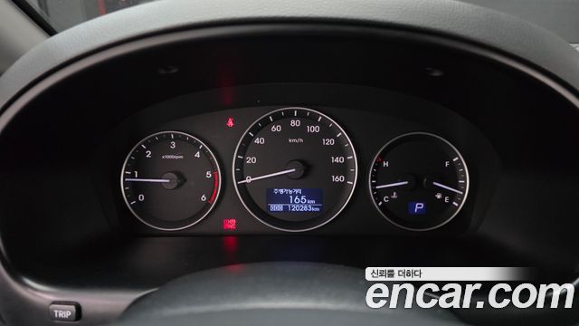 Hyundai Starex 2017 — photo 11