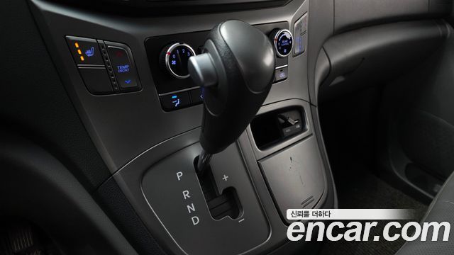 Hyundai Starex 2017 — photo 12