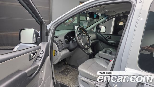 Hyundai Starex 2017 — photo 13