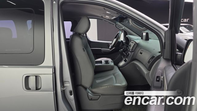 Hyundai Starex 2017 — photo 17