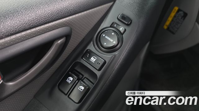 Hyundai Starex 2017 — photo 19