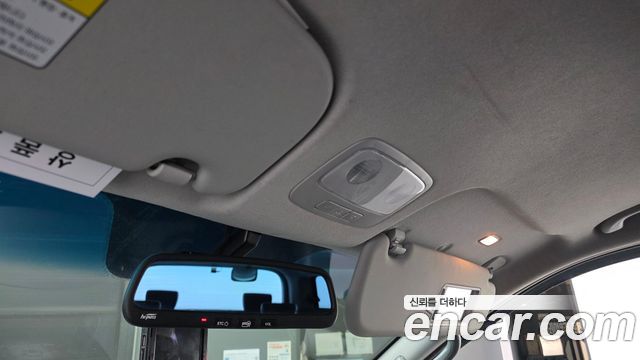 Hyundai Starex 2017 — photo 24