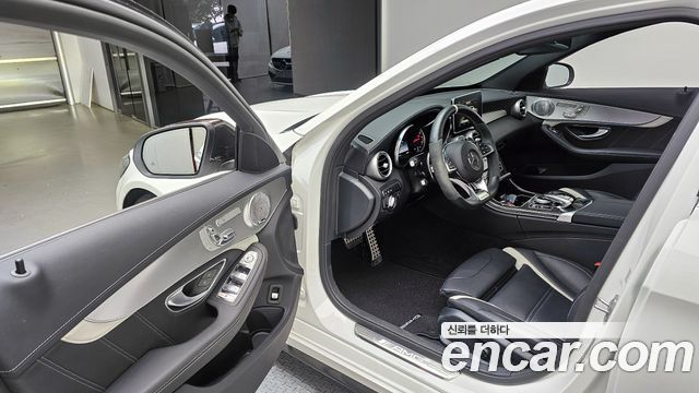 Mercedes-Benz C-Class 2017 — photo 13