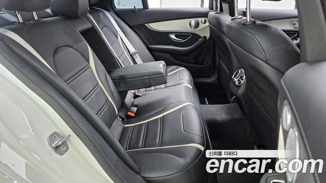 Mercedes-Benz C-Class 2017 — photo 18