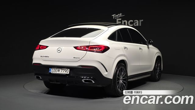Mercedes-Benz GLE-Class 2022 — photo 2