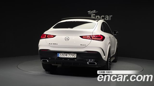 Mercedes-Benz GLE-Class 2022 — photo 4