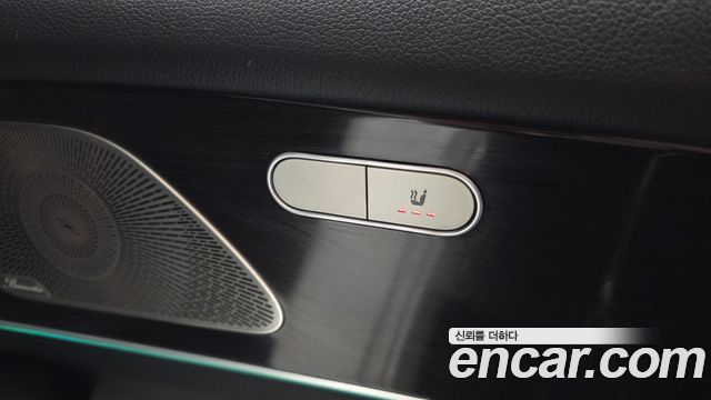 Mercedes-Benz GLE-Class 2022 — photo 25