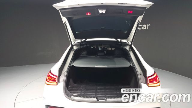 Mercedes-Benz GLE-Class 2022 — photo 26