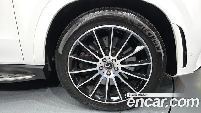 Mercedes-Benz GLE-Class 2022 — photo 7