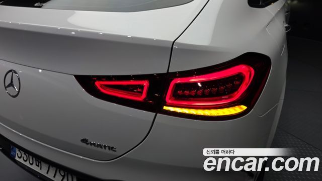 Mercedes-Benz GLE-Class 2022 — photo 9