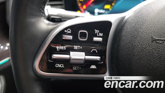 Mercedes-Benz GLE-Class 2022 — photo 32