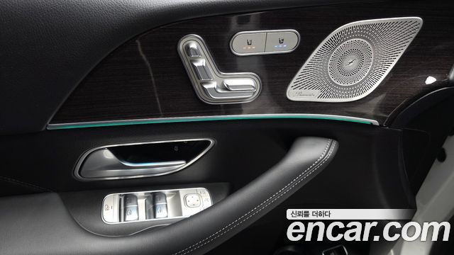 Mercedes-Benz GLE-Class 2022 — photo 34