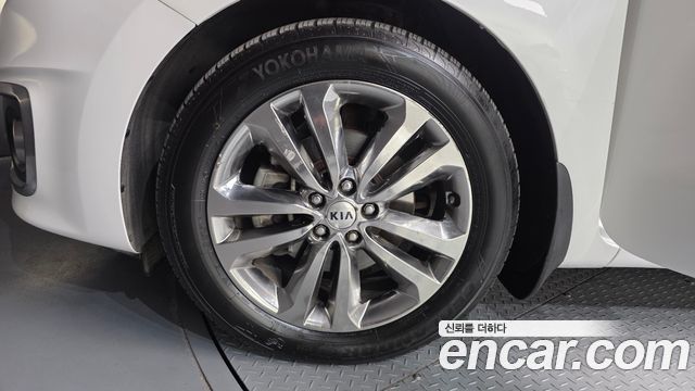 Kia Canival 2018 — photo 5