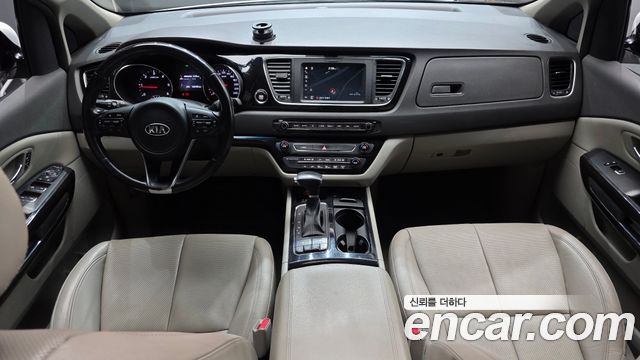 Kia Canival 2018 — photo 7