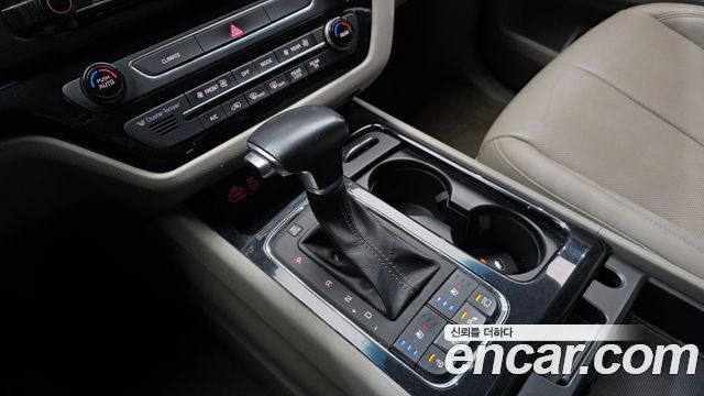 Kia Canival 2018 — photo 9