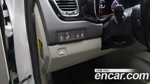 Kia Canival 2018 — photo 14