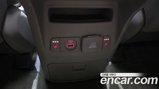 Kia Canival 2018 — photo 18