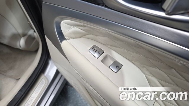 Genesis G70 2019 — photo 24