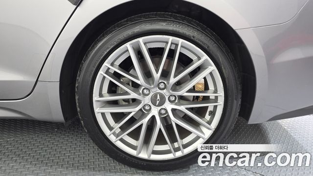 Genesis G70 2019 — photo 7