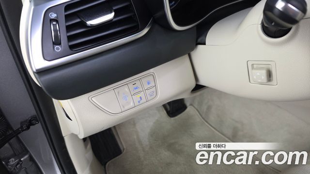 Genesis G70 2019 — photo 30