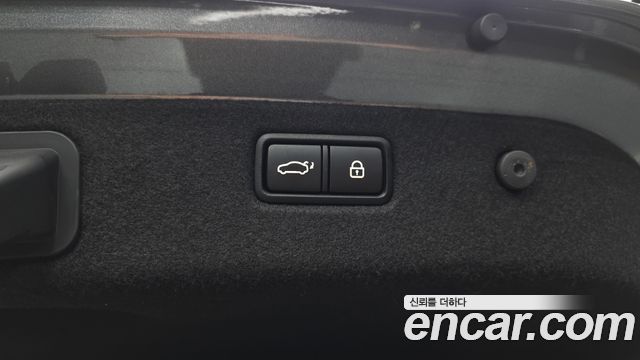 Genesis G70 2019 — photo 32