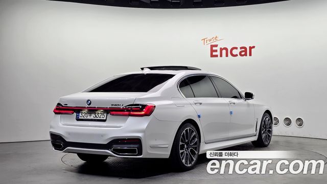 BMW 7-Series 2021 — photo 2