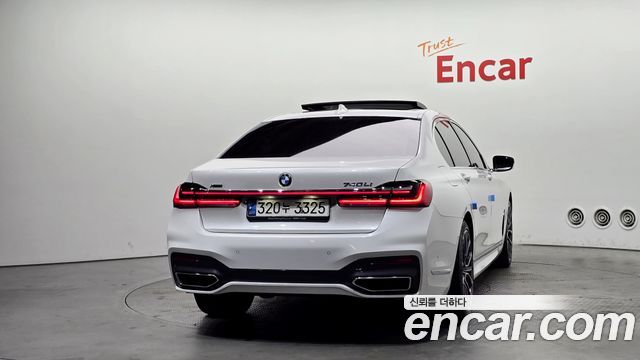 BMW 7-Series 2021 — photo 4