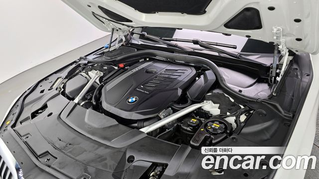 BMW 7-Series 2021 — photo 6