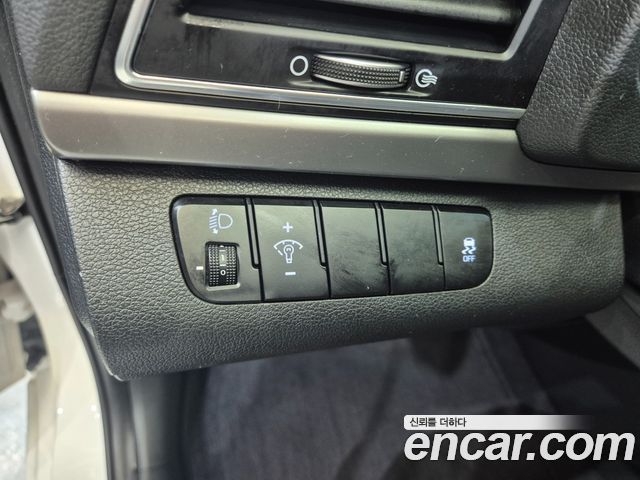 Hyundai AVANTE 2016 — photo 7