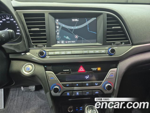 Hyundai AVANTE 2016 — photo 9
