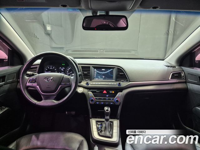 Hyundai AVANTE 2016 — photo 13