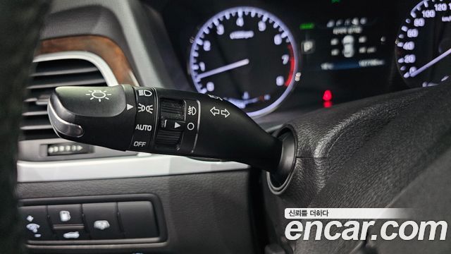 Hyundai Genesis 2015 — photo 28