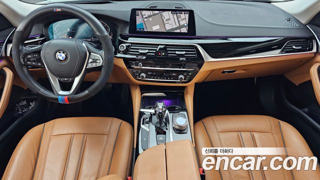BMW 5-Series 2020 — photo 10